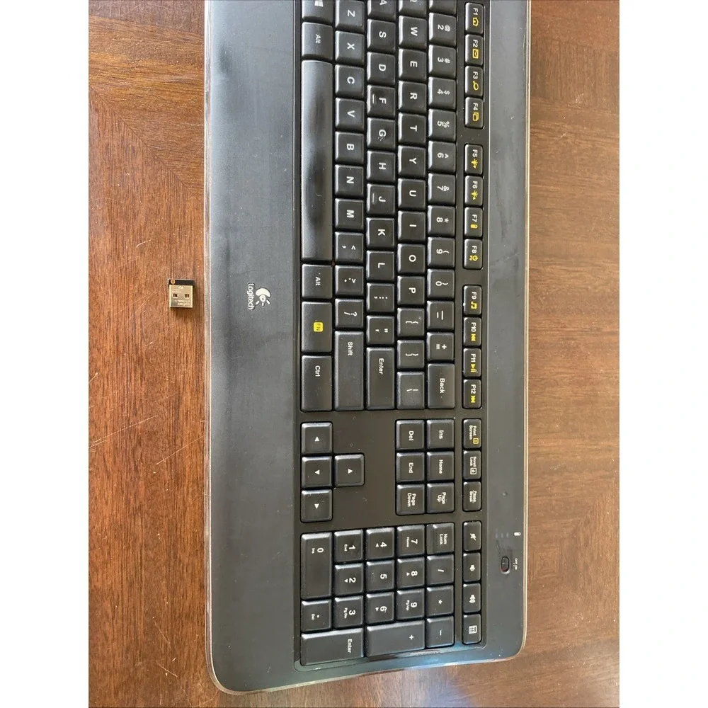 LOGITECH K800 Wireless Illuminated Keyboard (Y-R0065) with Dongle Read Desceipti